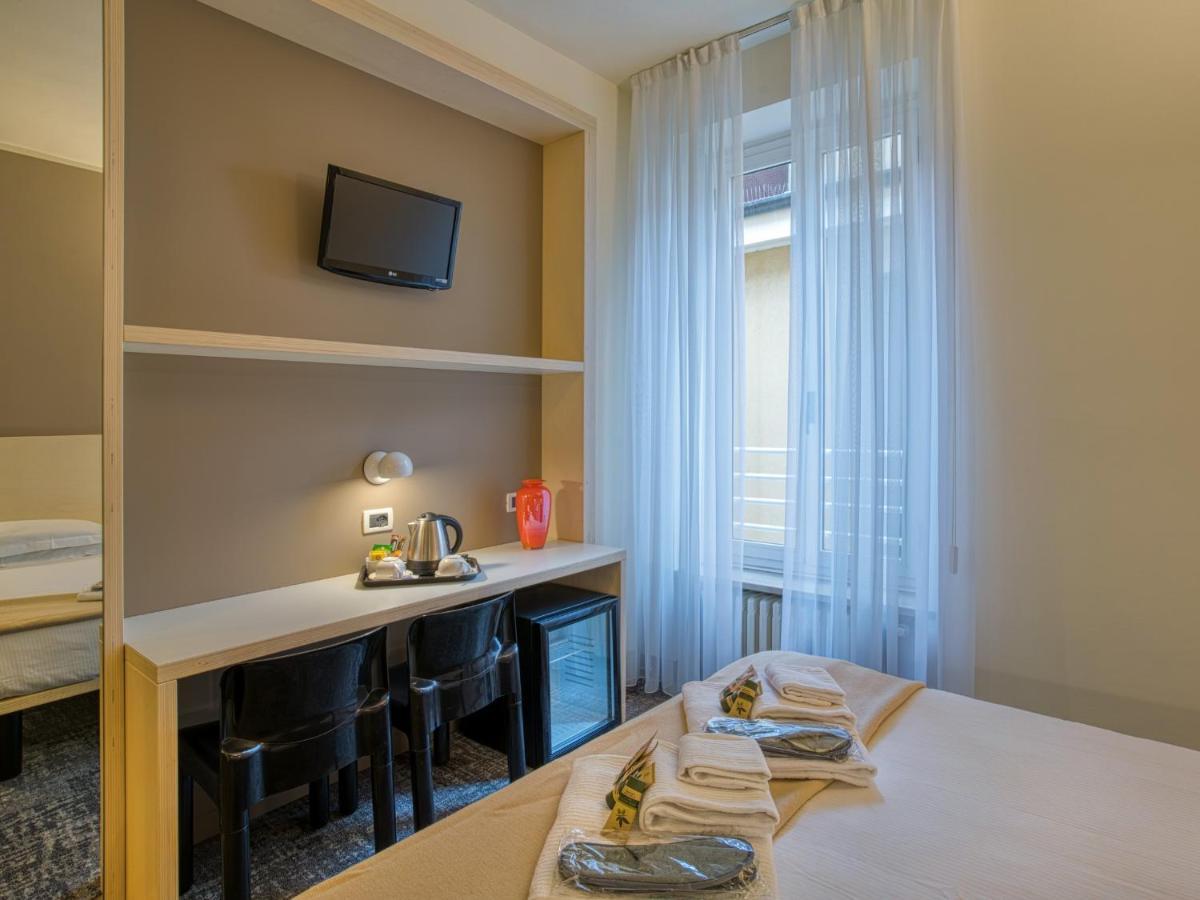 Hotel Piroscafo Дезенцано-дель-Гарда Екстер'єр фото