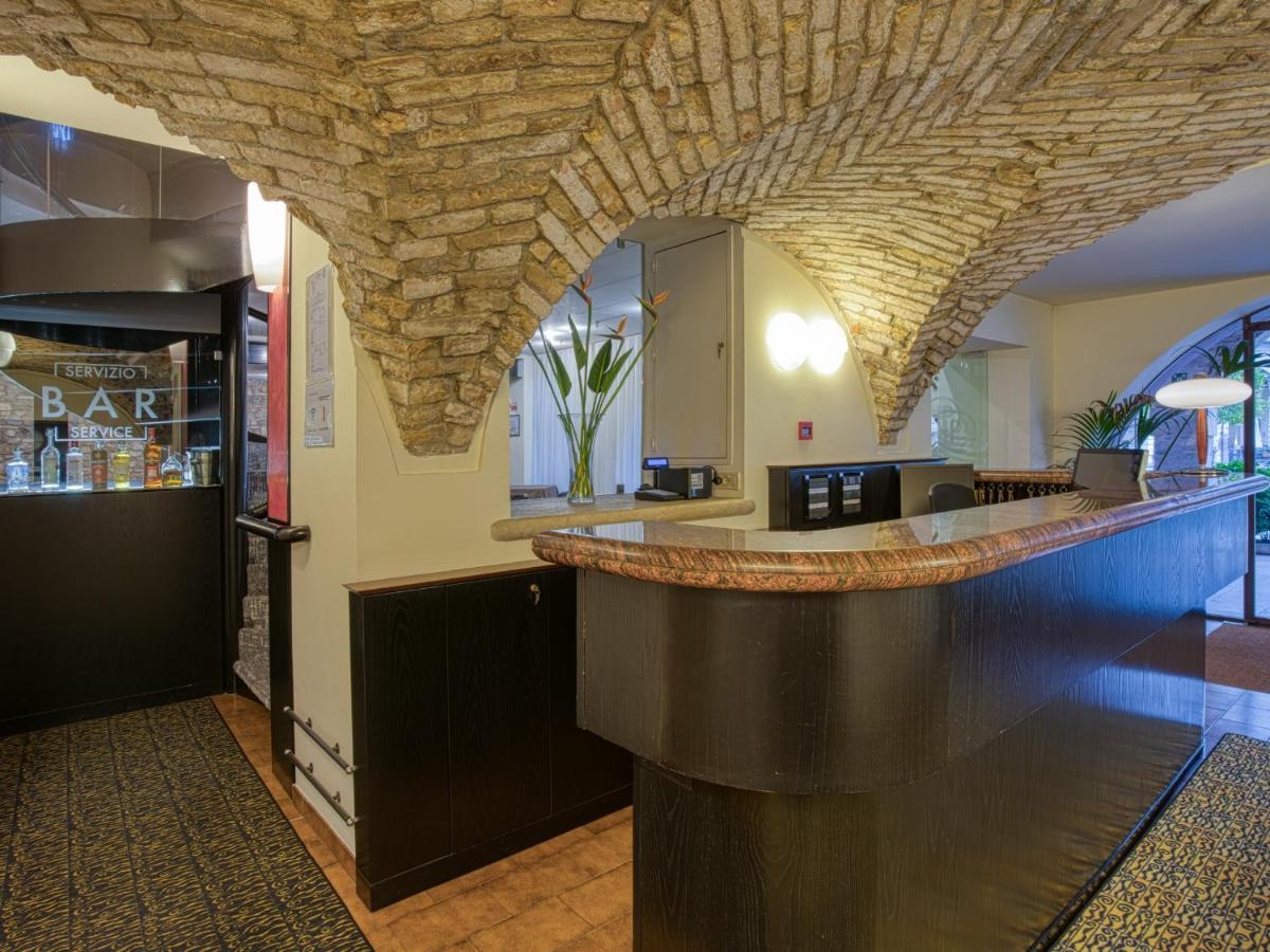 Hotel Piroscafo Дезенцано-дель-Гарда Екстер'єр фото