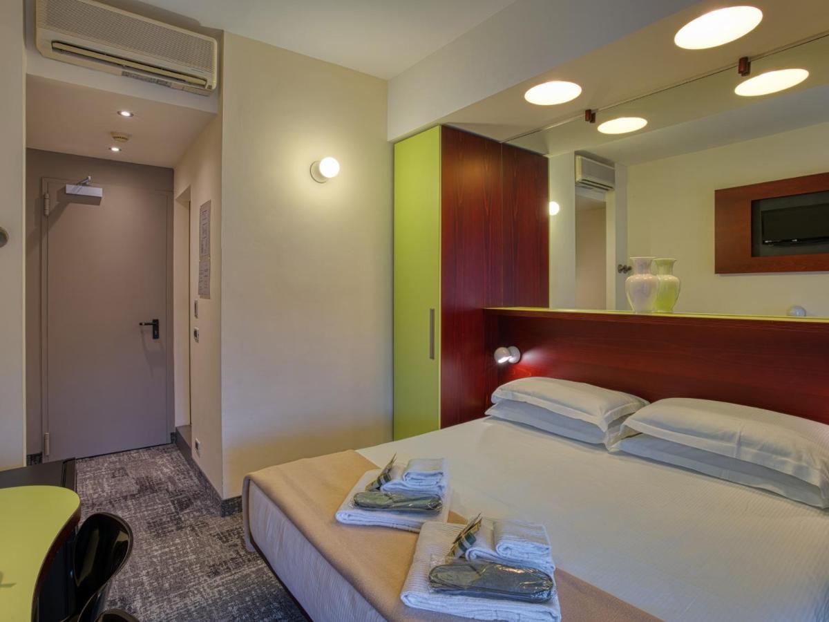 Hotel Piroscafo Дезенцано-дель-Гарда Екстер'єр фото