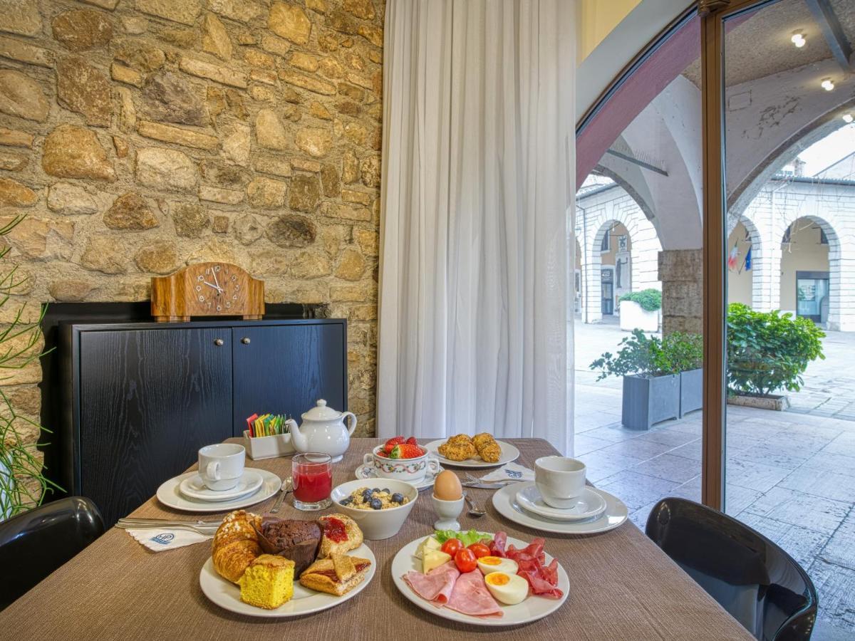 Hotel Piroscafo Дезенцано-дель-Гарда Екстер'єр фото