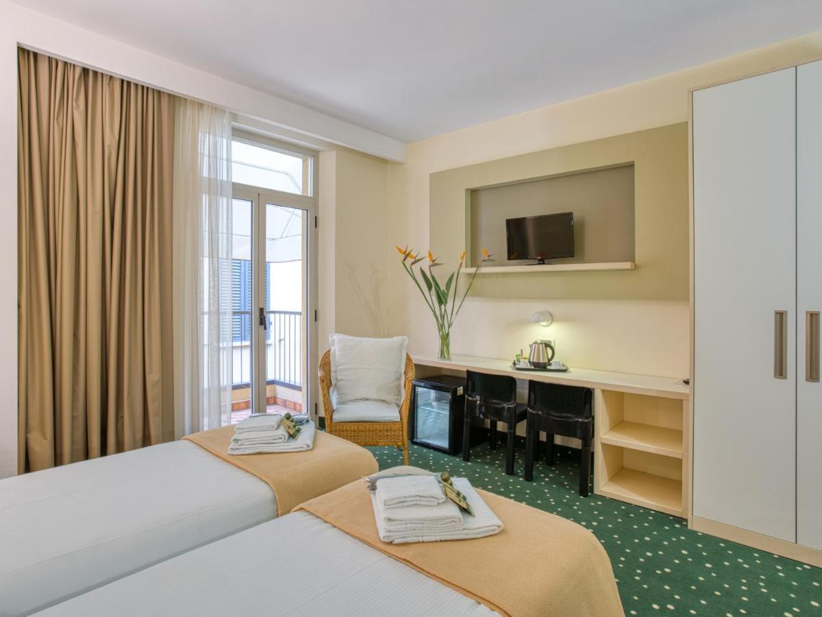 Hotel Piroscafo Дезенцано-дель-Гарда Екстер'єр фото