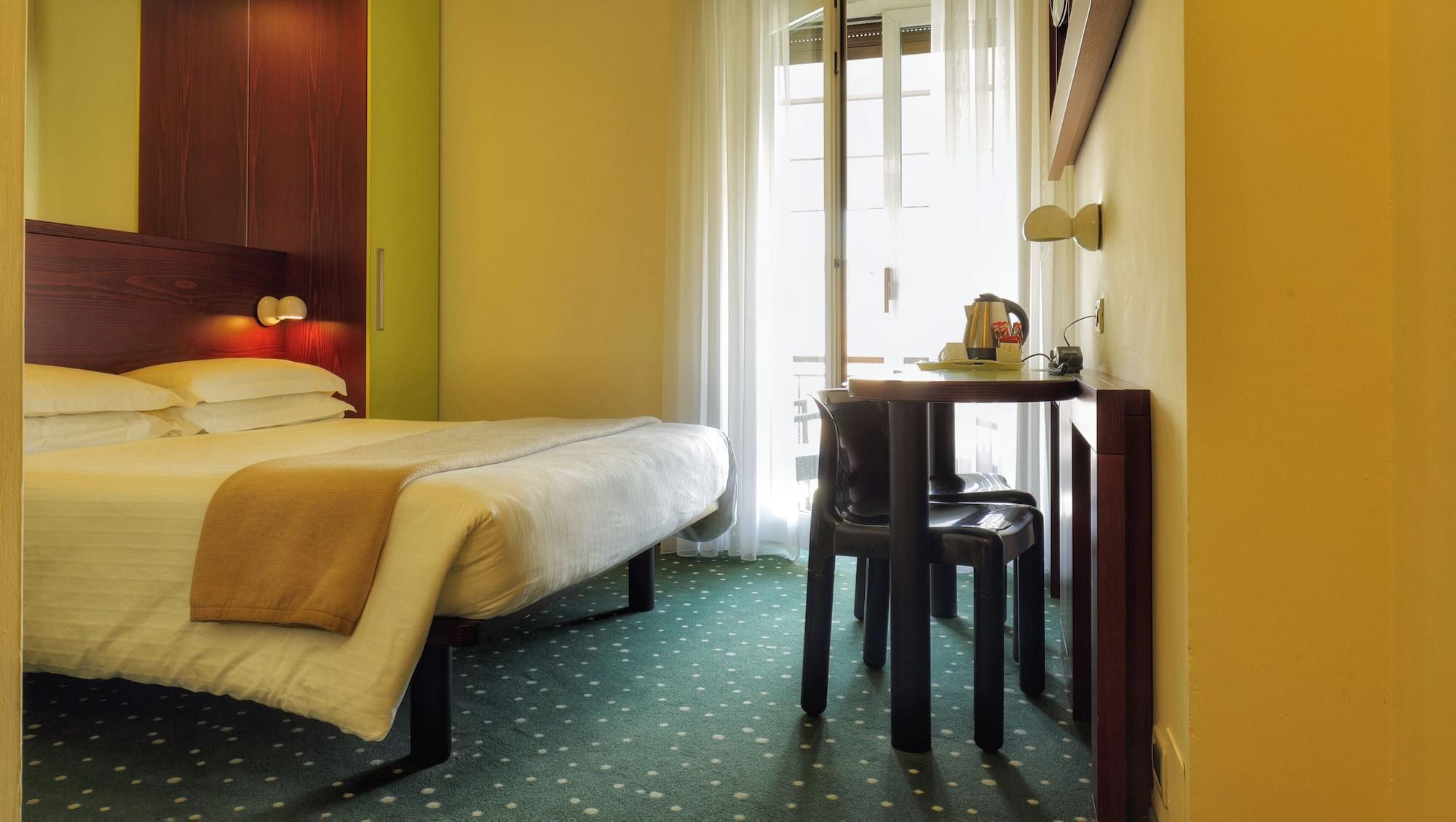 Hotel Piroscafo Дезенцано-дель-Гарда Екстер'єр фото