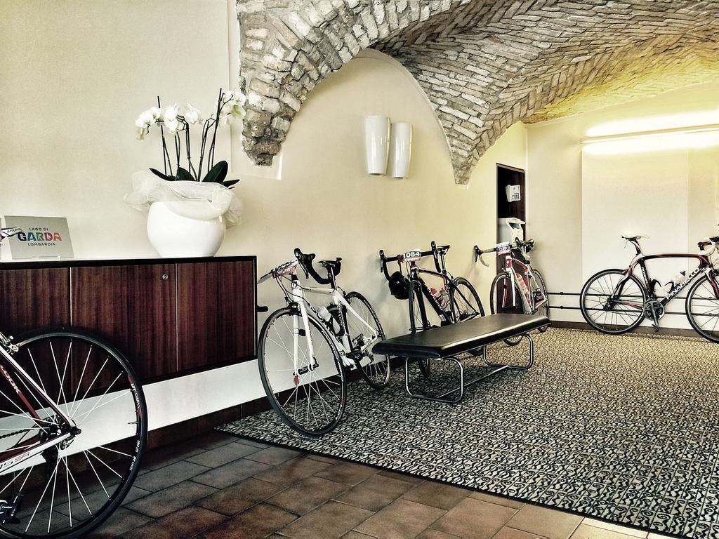 Hotel Piroscafo Дезенцано-дель-Гарда Екстер'єр фото