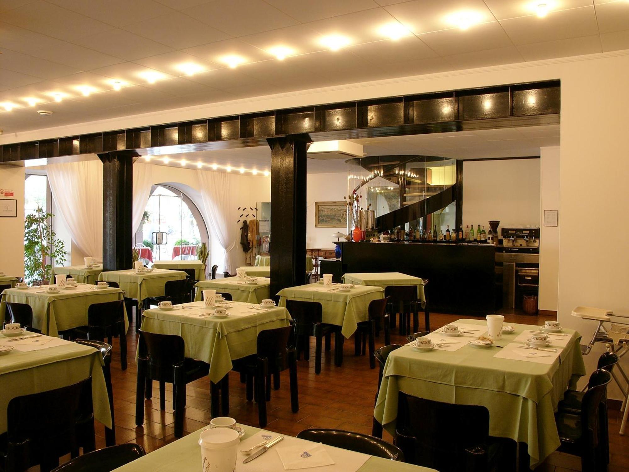 Hotel Piroscafo Дезенцано-дель-Гарда Екстер'єр фото